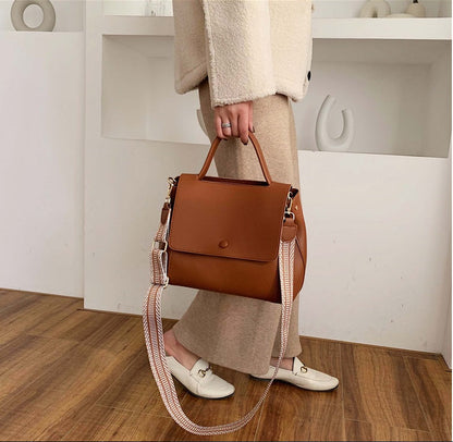 Fashionable and versatile large capacity messenger bag eprolo