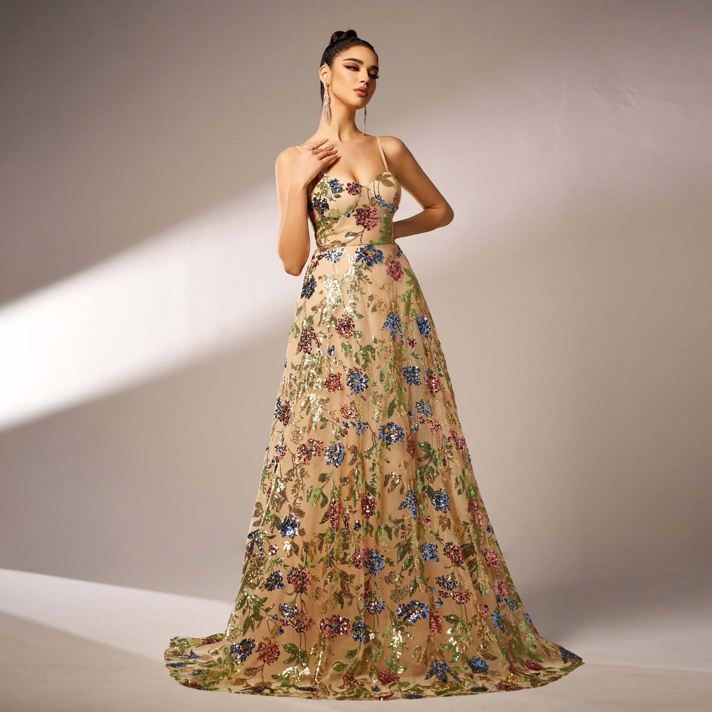 "Chic Sleeveless Sequined Evening Dress with Suspender Detail Dropshipman