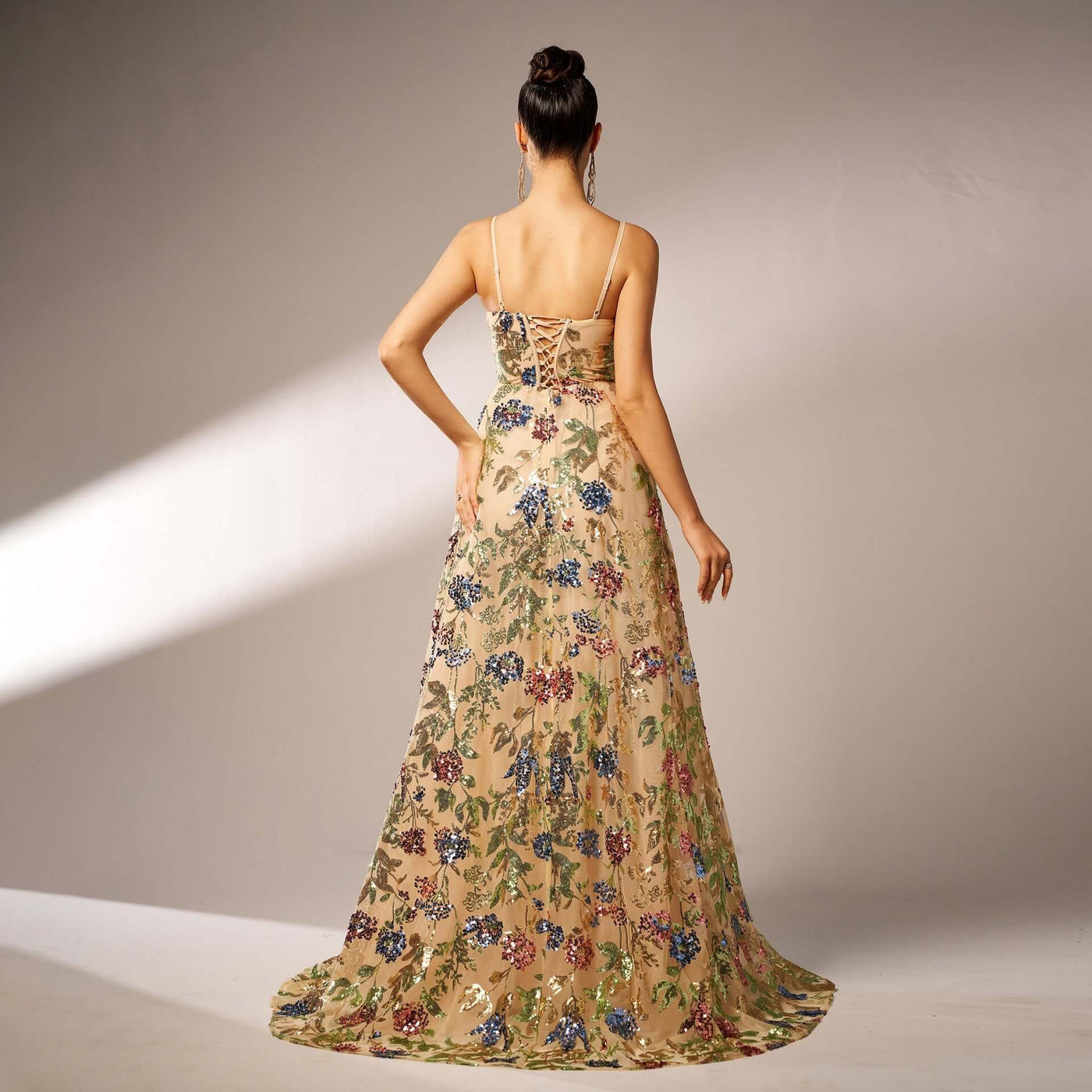"Chic Sleeveless Sequined Evening Dress with Suspender Detail Dropshipman